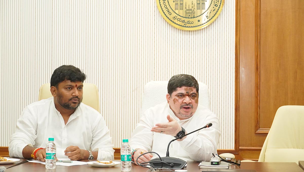 Ponnam Prabhakar on Fish Prasad