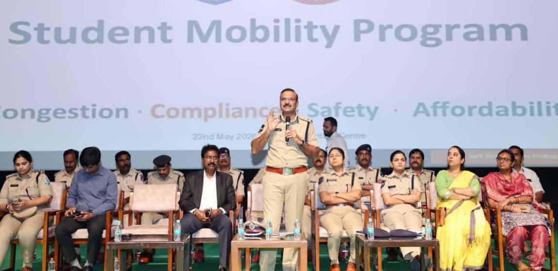 స్కూళ్ల వద్ద రద్దీ నివారణకు ‘స్టూడెంట్ మొబిలిటీ ప్లాన్’