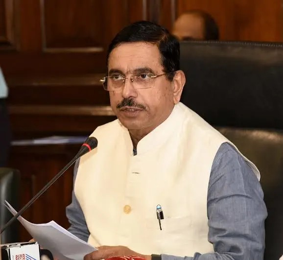 ప్రహ్లాద్‌ ‌జోషికి విద్యాశాఖ అప్పగింత
